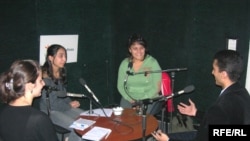 «14-24»ün qonaqları bir masa arxasında, 23 oktyabr 2006
