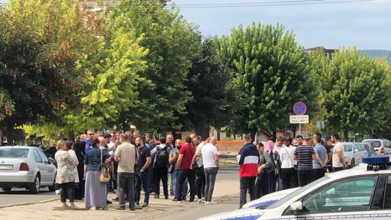 Starešine škole u Novom Pazaru: Himna Srbije puštena u svim odeljenjima 