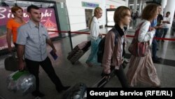 Лишь 41% въезжающих в Грузию являются туристами, еще 20% проезжают страну транзитом, в число оставшихся 39% входят визитеры, посещающие страну по иным основаниям, нежели туризм