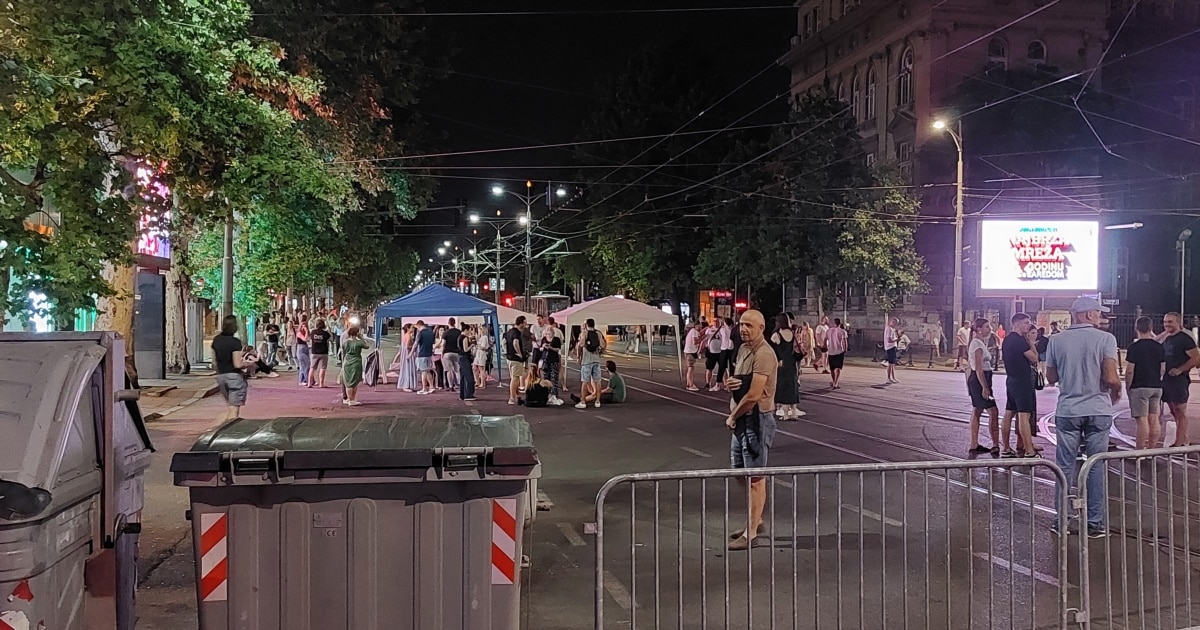 ბელგრადში საპროტესტო აქციის მონაწილეებმა ქუჩები გადაკეტეს