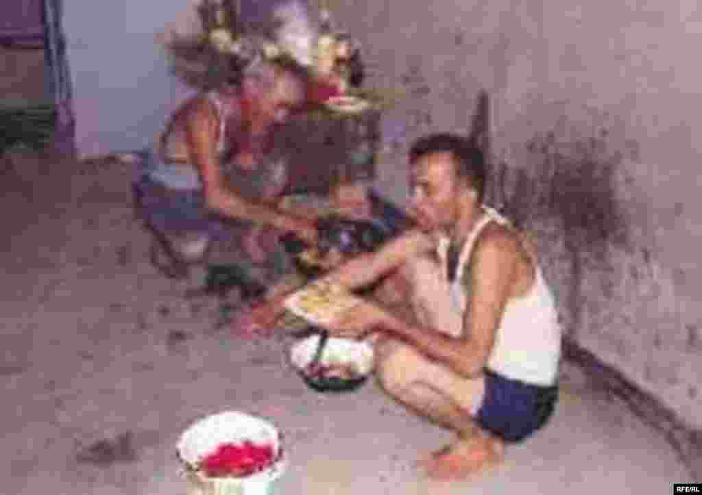 Russia -- migrant workers (Tajiks) in Astrakhan (2005) - Tajik migrant workers in Astrakhan (2005)