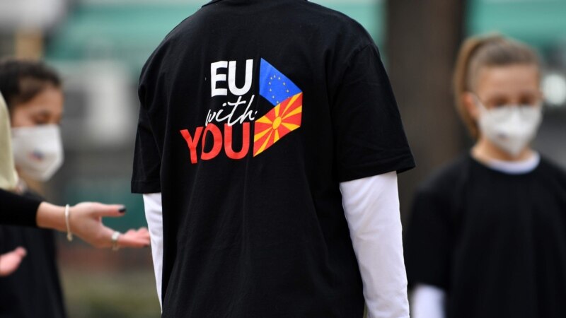 Të rinjtë, të zhgënjyer me procesin eurointegrues