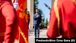 Predsednik Crne Gore Jakov Milatović položio je venac na spomenik Partizanu borcu na Gorici, u Podgorici, povodom 13. jula Dana državnosti Crne Gore.