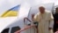 Під час візиту папи Римського Івана Павла Другого до України. Київ, 23 червня 2001 року 