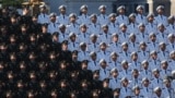 Кітайскі вайсковы хор падчас параду ў Пэкіне ў 2015 годзе