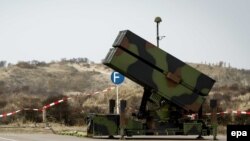 NASAMS-ის ტიპის სარაკეტო სისტემები, განთავსებული ნიდერლანდში. 19 მარტი, 2014 წელი. 
