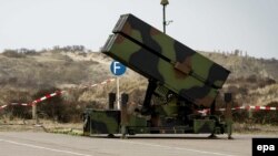 NASAMS має подібні до IRIS-T тактико-технічні характеристики. Ця система уже впливає на повітряну обстановку і знищує повітряні цілі з 100-відсотковою влучністю.