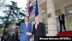 Uspjeh saradnje političara regiona znači bolji život za sve narode, ni na čiju štetu, poručio Vučić (na fotografiji sa Draganom Čovićem)
