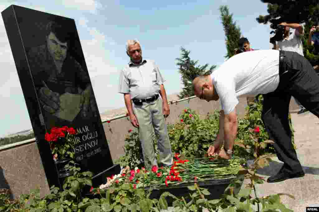 Elmar Hüseynov yaddaşlarda #5