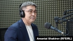 Дамирбек Осмонов "Азаттыктын" студиясында. Архив