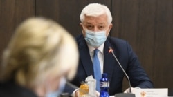 Premijer Crne Gore Duško Marković sa maskom na licu u cilju prevencije korona virusa