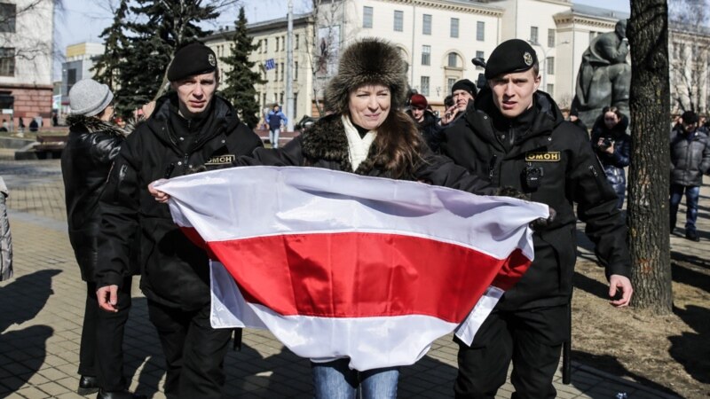 Više desetina demonstranata uhapšeno u Minsku