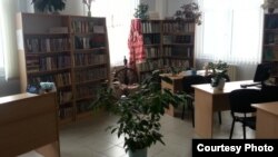 Бібліятэка ў клюбе