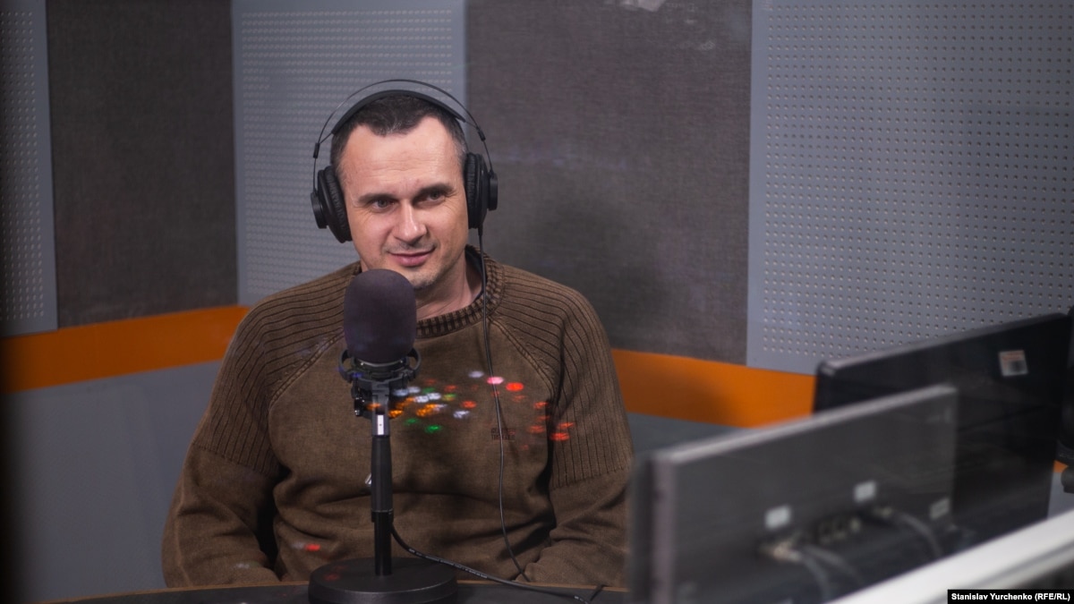 oi5.ru: Олег Сенцов: «Проблема не в пленных, а в том, что на нас напали» Олег Сенцов: «Проблема не в пленных, а в том, что на нас напали»