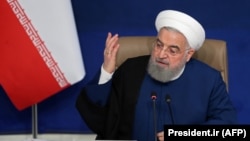 جرقه موج تازه حملات، حرف‌های روحانی در دیدار ۹ شهریور با استانداران دولت‌هایش بود. او گفت اگر قرار است ایران «با قدرت‌های بزرگ جهانی ۲۰ سال دیگر» بجنگد، این هدف باید با مردم در میان گذاشته شود
