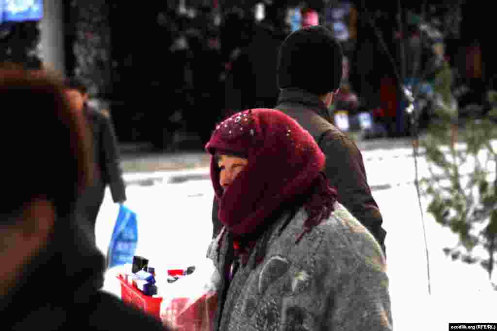 Heavy snowfalls and subzero temperatures in Uzbekistan have been coupled with frequent power cuts and fuel shortages. Even in the capital, Tashkent, households receive only two hours of natural gas supply each day.