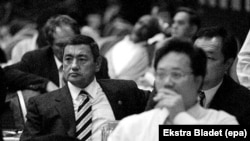 Гафур Рахимов Анкарадағы спорт конгресінде отыр (Сол жағында). Түркия, қараша айы 1998 жыл