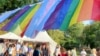 Detalj sa Parade ponosa u Beogradu, 5. septembar 2025. U Srbiji iz godine u godinu raste broj incidenata prema LGBT+ osobama.