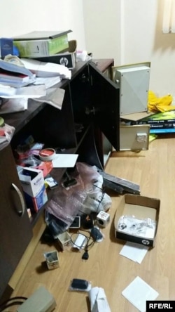 Prosecutors ransacked a safe in RFE/RL's Baku office and confiscated company equipment and documentation.