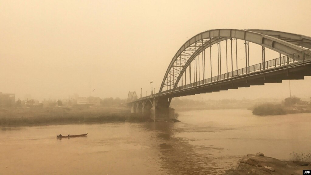 تصویر آرشیوی از میزان گرد و غبار در اهواز.