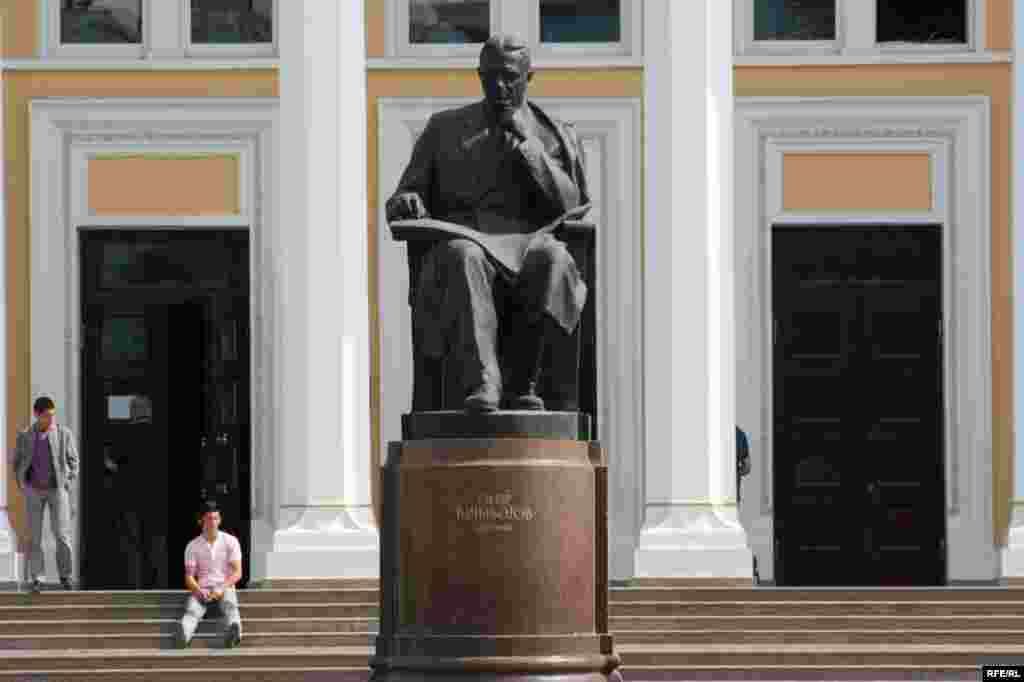 Bakı heykəllərinin ürəyindən nə keçir? #23