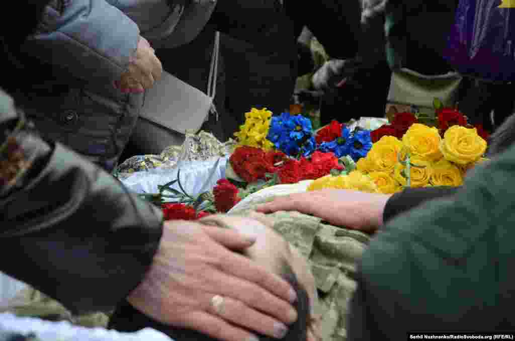 The conflict in eastern Ukraine has killed more than 9,750 people since April 2014.