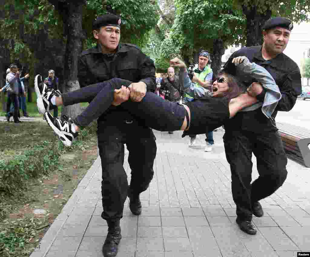 Задержания в Алматы.