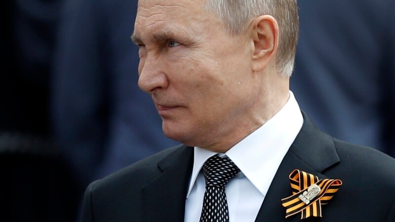 Госдума РФ приняла закон, предусматривающий тюремный срок за «осквернение георгиевской ленточки» 