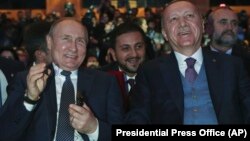 Recep Tayyip Erdoğan (sağda) və Vladimir Putin yanvarın 8-də İstanbulda