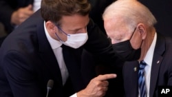 Președinții Macron și Biden