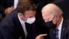 Emmanuel Macron i Joe Biden, juli 2021.