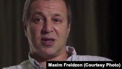 Максім Фрэйдзон у фільме «Таемнае багацьце Пуціна»