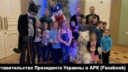 Діти з Криму на новорічній казці в Будинку з химерами в Києві, 28 грудня 2019 року