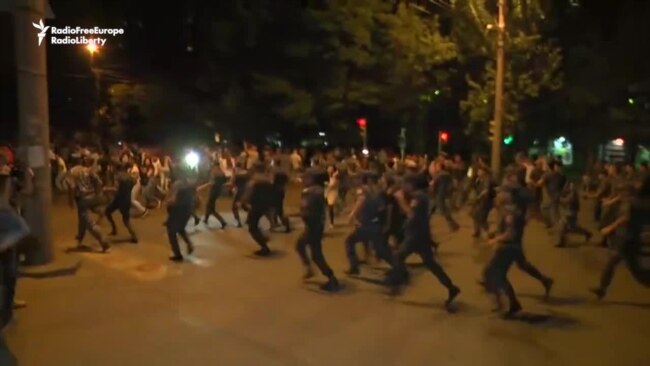 Fresh Clashes In Armenian Capital Between Police And Protesters