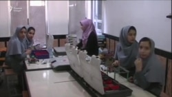 Духтарони афғон бо кӯмаки Президенти ИМА раводиди сафар гирифтанд