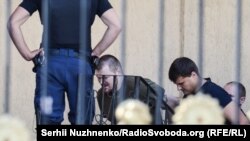 Затримані «торнадівці» під час засідання суду у Києві. 16 серпня 2016 року