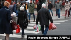 Луѓе во центарот на Скопје