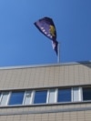 Flamuri i Kosovës në ndërtesën e Kuvendit.