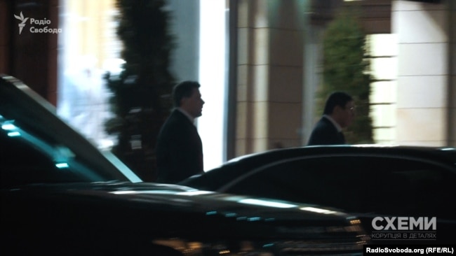 Генпрокурор Юрій Луценко заходить до офісного центру у пров. Рильський, 6, 07 березня 2017 року