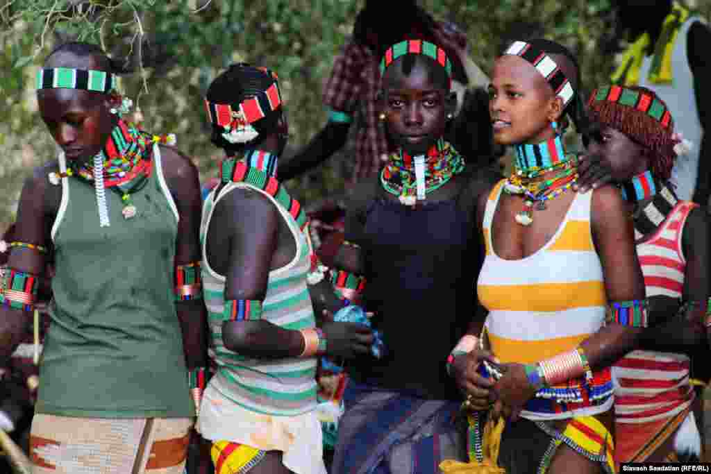 زنان نوجوان قبیله همر