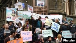 Armenia - Civic activists protest against President Serzh Sarkisian's continued rule outside the ruling Republican Party's headquarters in Yerevan, 24 March 2018.