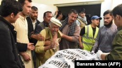 په کوټه کې یو سپین ږیرۍ په هدفي برید کې د خپل زوی پر وژنه ویر کوي. ۲۲ اپرېل ۲۰۱۸