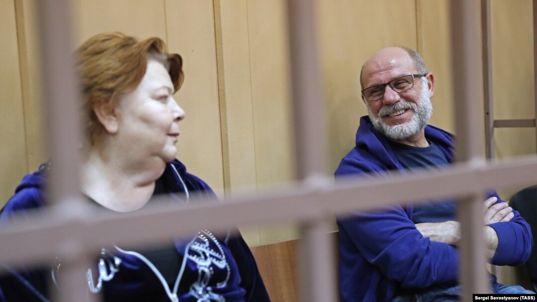 Нина Масляева и Алексей Малобродский в суде