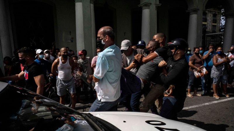Biden najavio nove sankcije Kubi