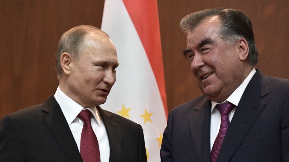 Putin And Rahmon Agree To Bolster Tajik-Afghan Border Security