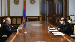 Armenia -- President of Armenia Armen Sarkissian (L) meets with Minister of Health Arsen Torosian, 20Mar2020.
