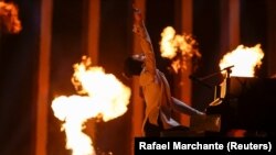 Украинский певец Melovin во время репетиции, Лиссабон, Португалия, 9 мая 2018 года