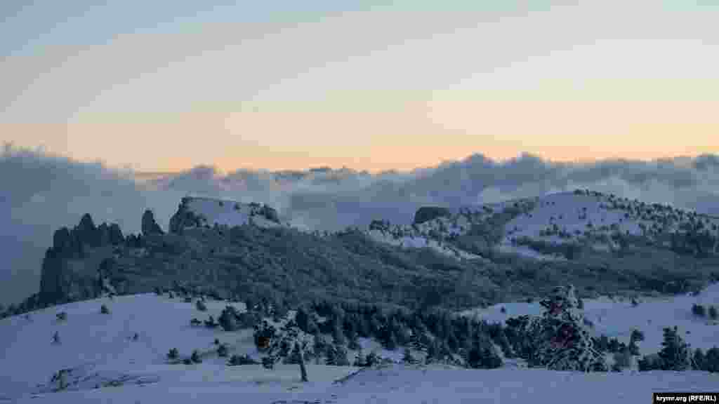 Вкрита снігом вершина гори Ай-Петрі, 6 грудня 2016 року