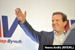 Karić u izbornom štabu SNS-a na proslavi pobede Aleksandra Vučića na predsedničkim izborima u Srbiji, april 2017.
