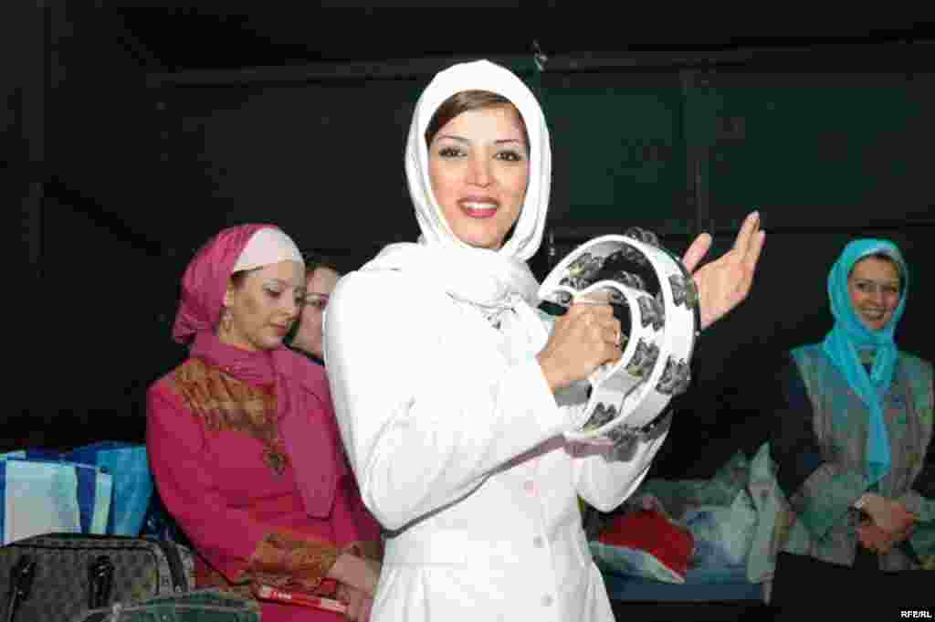 UAE, Darya Music Band, All women Iranian Band based in Iran, 03/31/2007